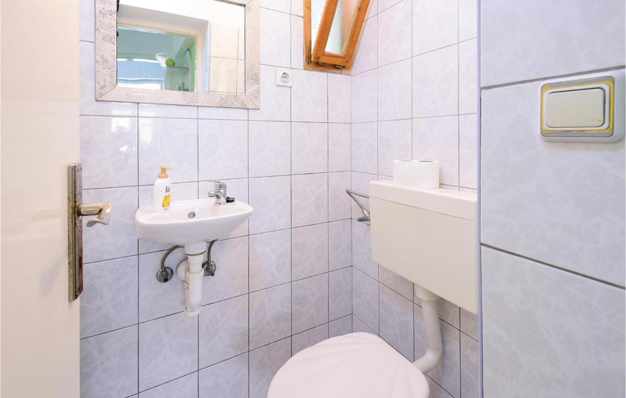 4 Bedroom Lovely Home In Žuljana Екстериор снимка