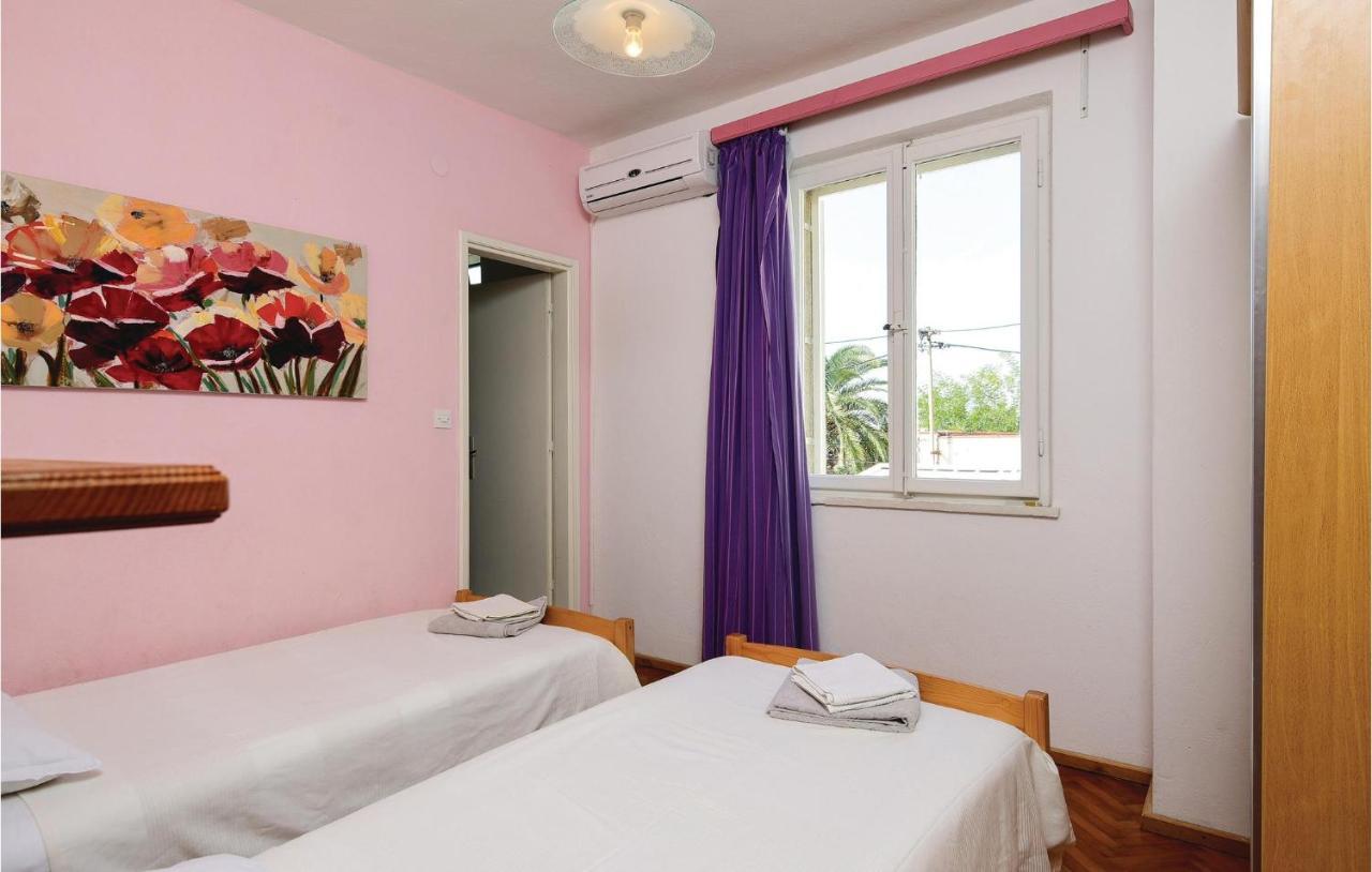 4 Bedroom Lovely Home In Žuljana Екстериор снимка